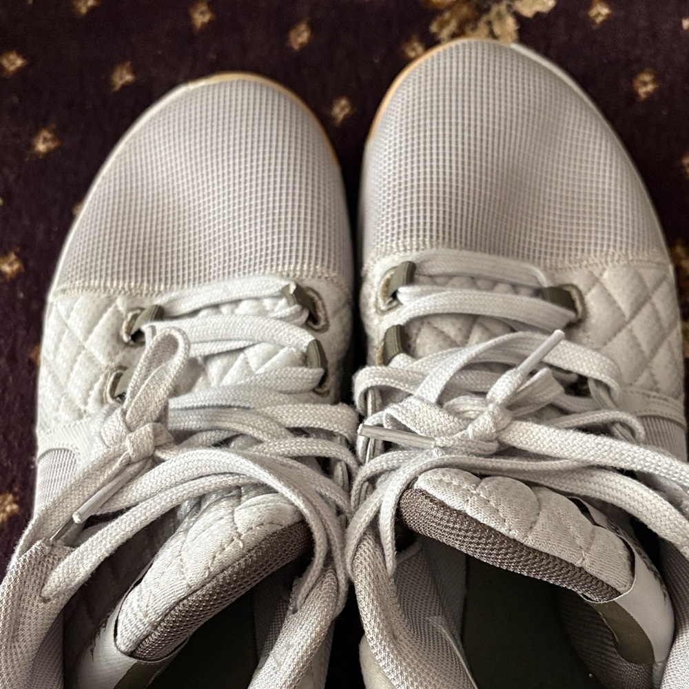 Nike men’s Athletic Shoes - Picture 2 of 6